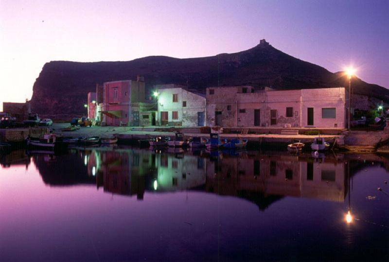 Il Cubo, Monovano Col Mare Su Tre Fronti. Favignana Kültér fotó